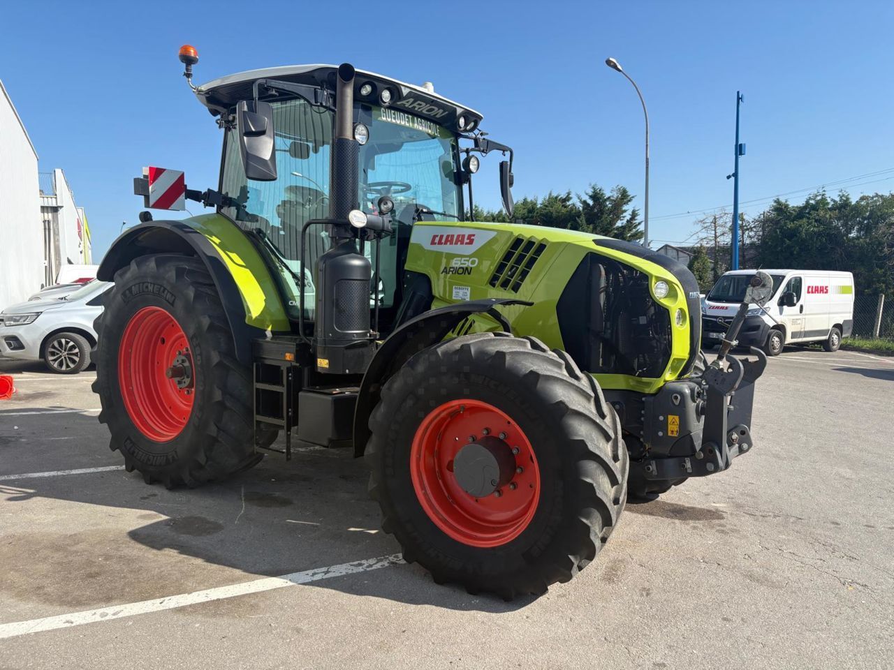 E-FARM: Claas Arion 650 CMATIC - Tracteur - id IWPFEZP - 96 900 € - Année: 2020 - Lecture du nombre d'heure: 2 925,Puissance du moteur (chevaux): 185,France