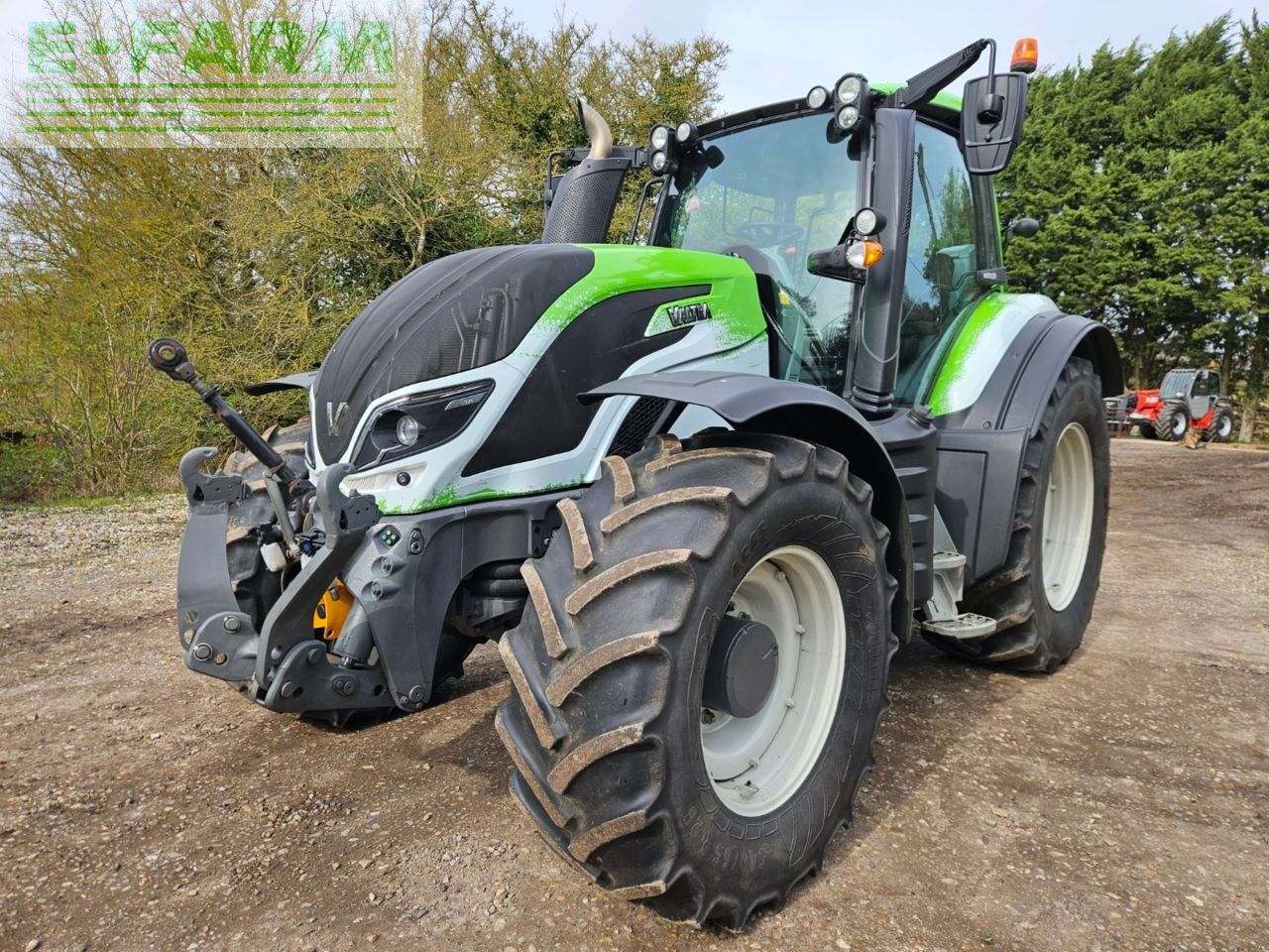 Valtra T 174 Traktor 62 457 €