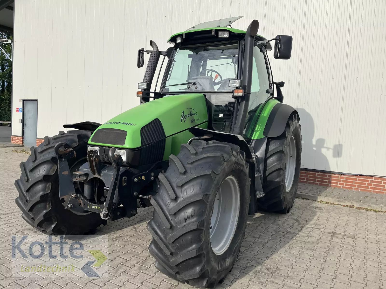 E-FARM: Deutz agrotron 120 mk3 - Tractor - id LGIFVGU - 27.500 € - Año: 2001 - Horas: 8950,Potencia del motor: 120,Alemania