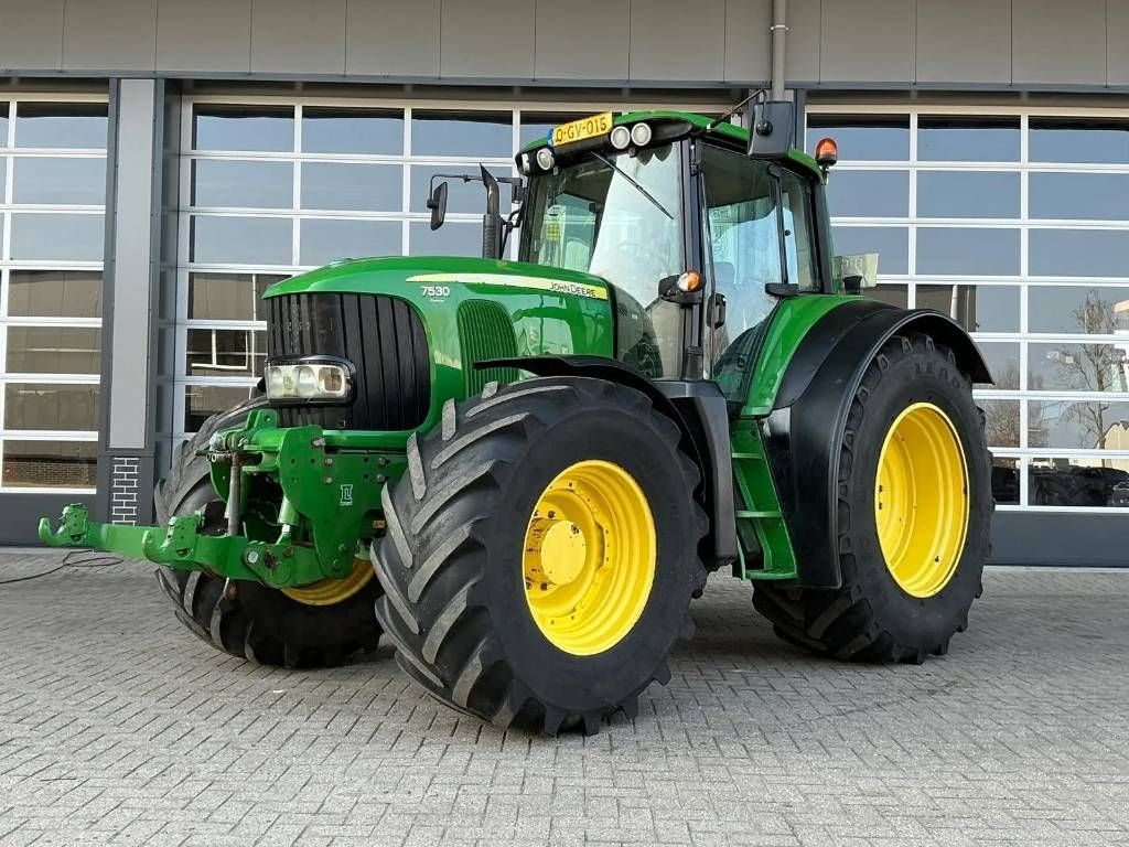 John Deere 7530 Tractor €39,500