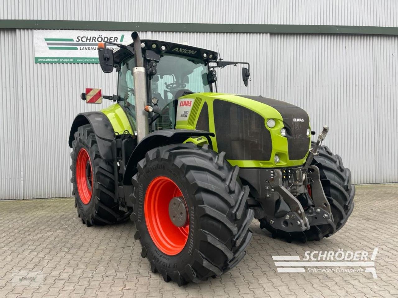 Claas Axion 950 tractor €99,850