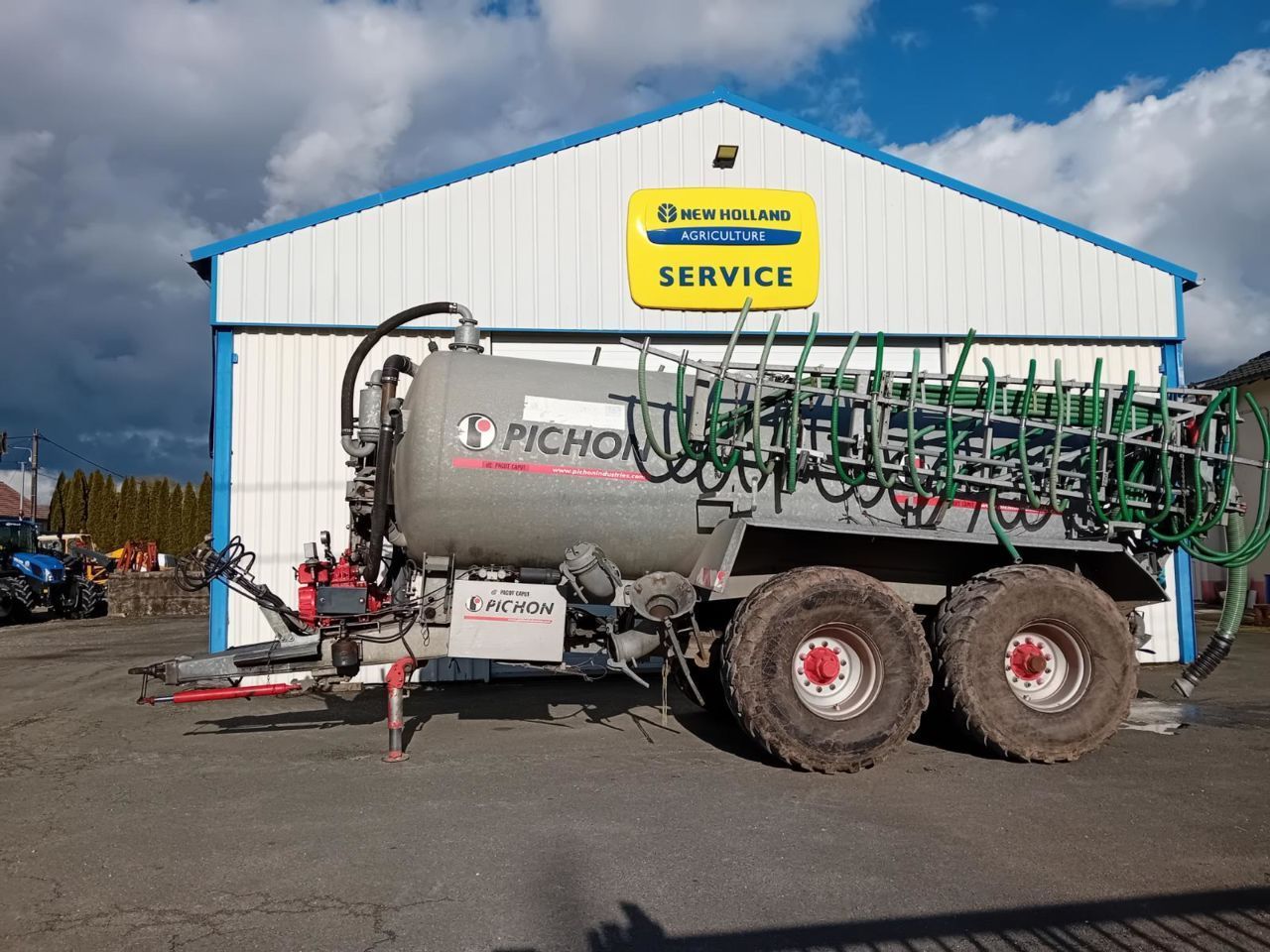 E-FARM: Pichon tci 14200 - Epandeur à lisier automoteur - id AMGPJU8 - 49 000 € - Année: 2017 - France