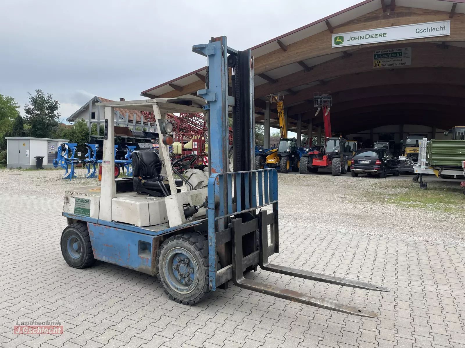 E-FARM: NISSAN 30 diesel - Carretilla elevadora - id WF9GFUD - 6300 € - Alemania