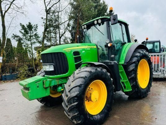 John Deere 7530 Premium Tractor €44,416