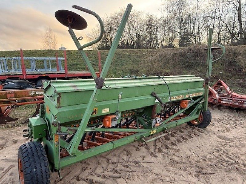 E-FARM: Amazone d8-40 super - Siewnik rzędowy/agregat uprawowo-siewny - id IQG2AUB - 2500 € - Niemcy