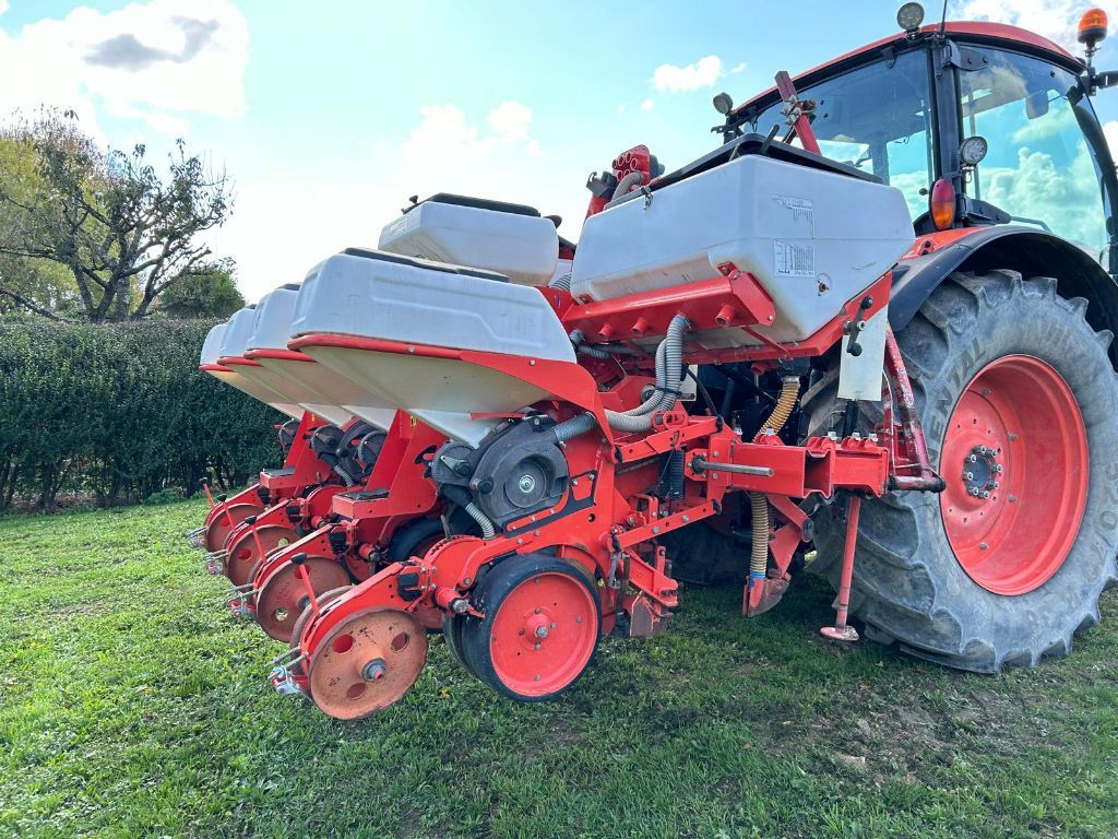 E-FARM: Kuhn maxima - Burghiu de precizie - id RNB9RXA - 8.000 EUR - Anul: 2006 - Franța