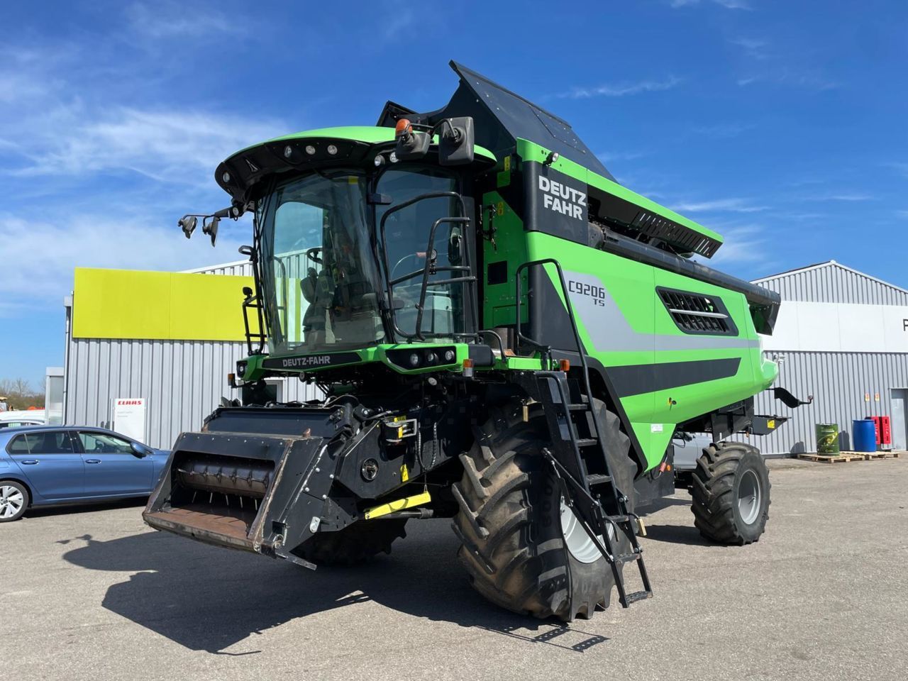 E-FARM: Deutz-Fahr C 9206 TS - Kombajn zbożowy - id USG3JLX - 105 000 € - Rok produkcji: 2016 - Motogodziny: 1610,Francja