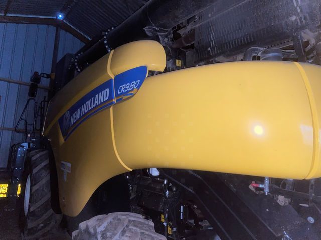 E-FARM: New Holland cr 9.80 - Combine harvester - id TVQLJ1H - €215,000 - Year of construction: 2015 - Engine hours: 1,400,France