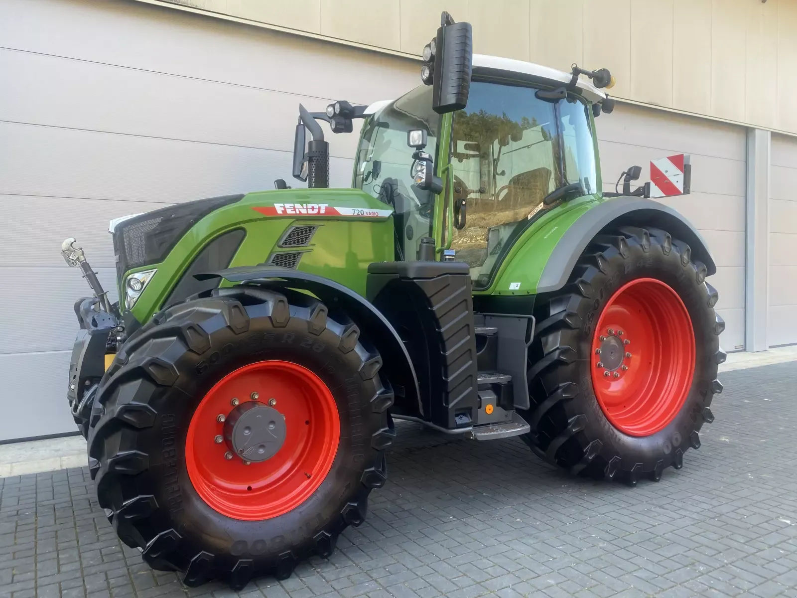 E-FARM: Fendt 722 Vario ProfiPlus - Traktor - id MN6FPEJ - 152.000 € - Baujahr: 2022 - Abgelesene Motorstunden: 2.260,Motorleistung (PS): 200,Deutschland