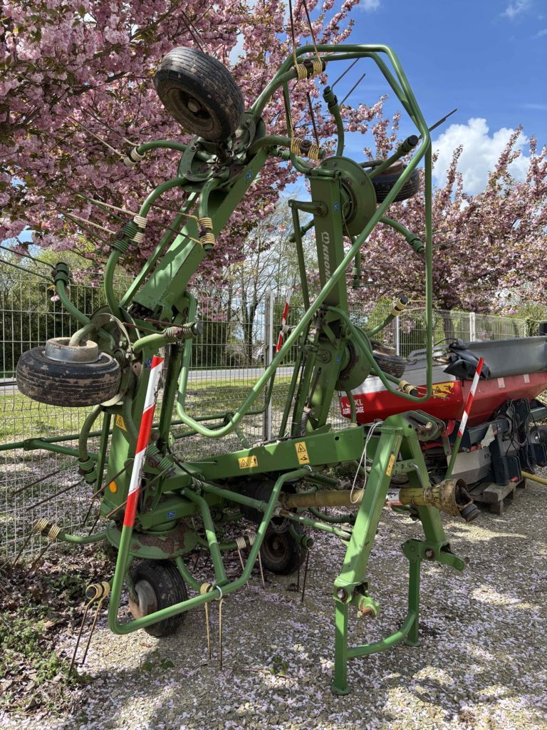 E-FARM: Krone KW 6.72/6 - Kreiselheuer - id L8KLZXH - 5.500 € - Baujahr: 2005 - Frankreich