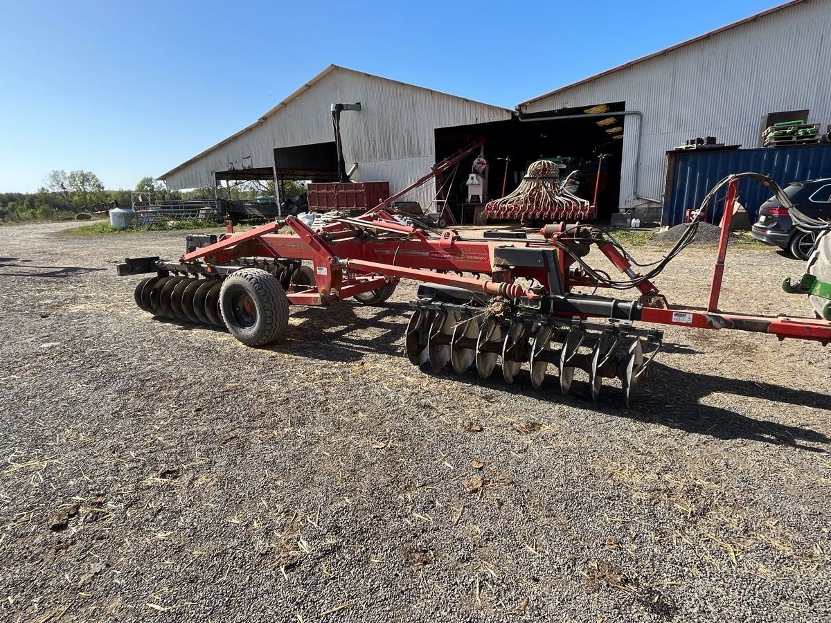 E-FARM: GREGOIRE BESSON sx pro - Herse à disques et disque compact - id NKC9HNJ - 6 000 € - Année: 2013 - France