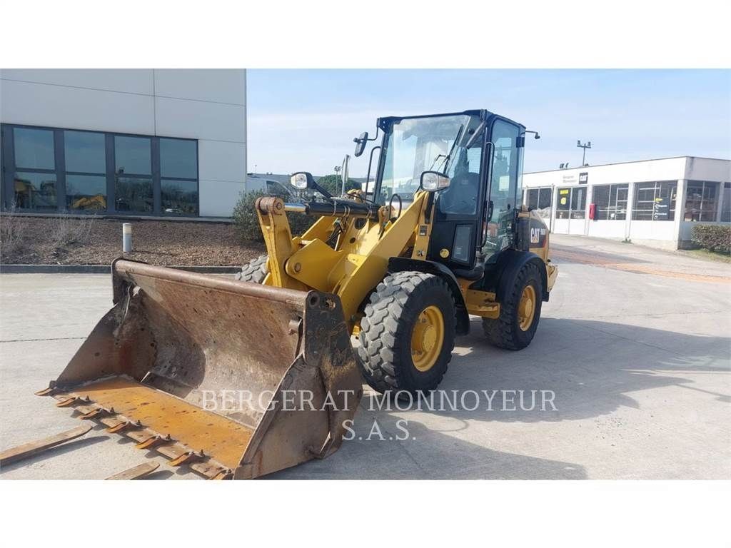 E-FARM: Caterpillar 906m - Chargeuse sur pneus - id ZLZXHBB - 50 000 € - Année: 2017 - Lecture du nombre d'heure: 2 919,France