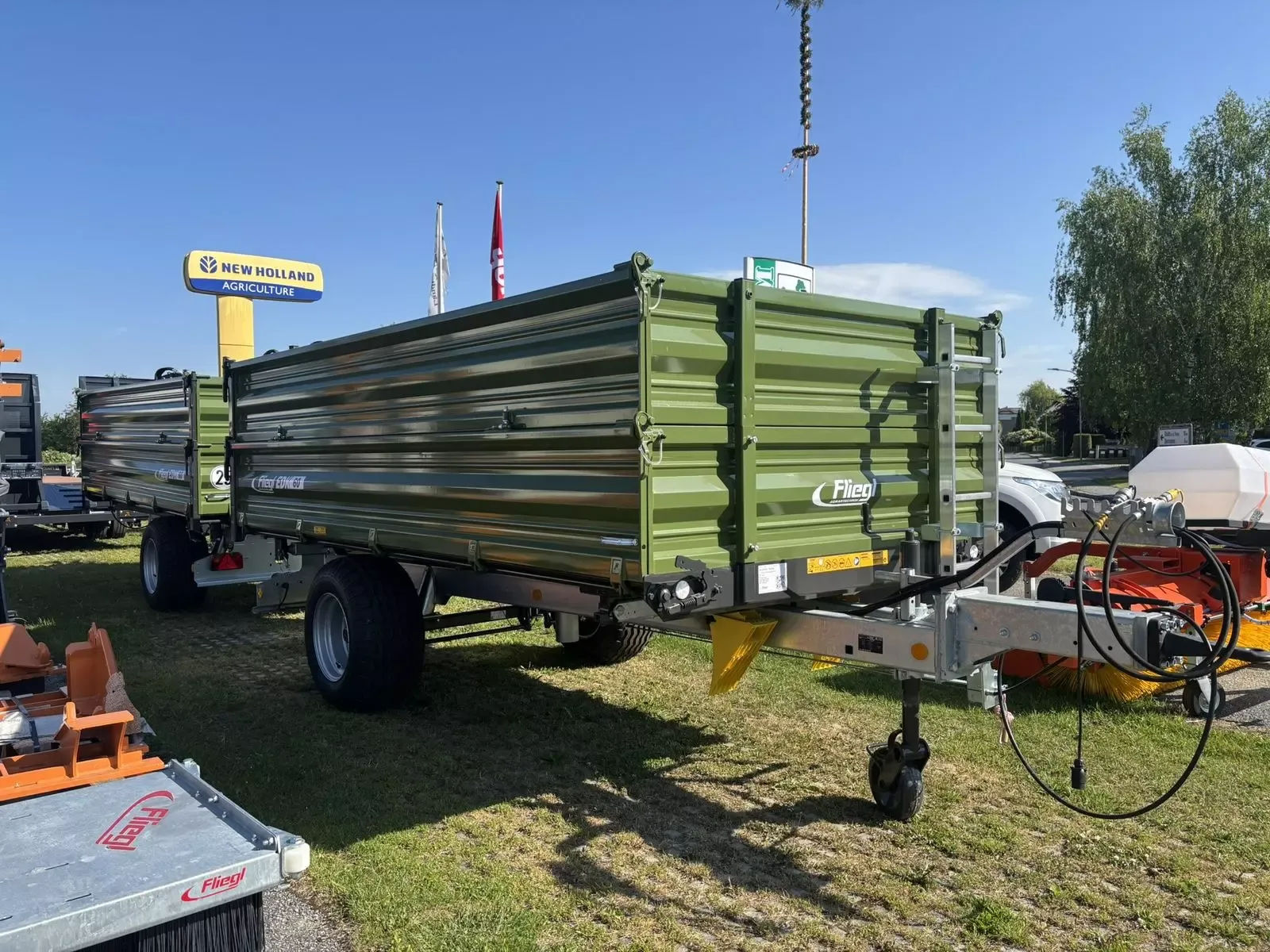 E-FARM: Fliegl EDK 60 - Volquete - id A23IQYC - 8831 € - Año: 2025 - Austria