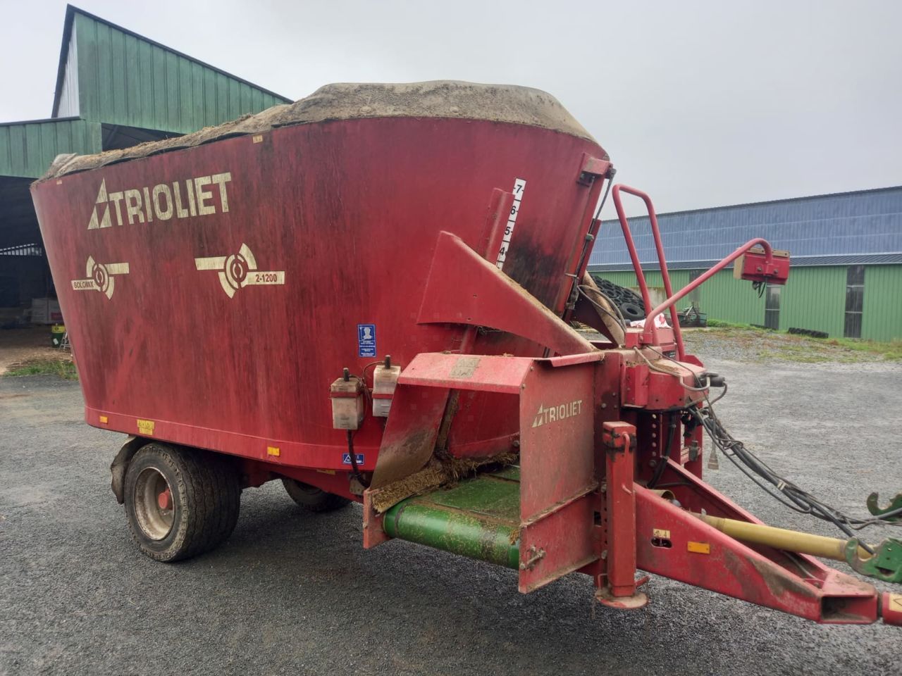 E-FARM: TRIOLIET Solomix 2-1200 - Mixer feeder - id SMAWWD9 - €12,000 - Year of construction: 2010 - France