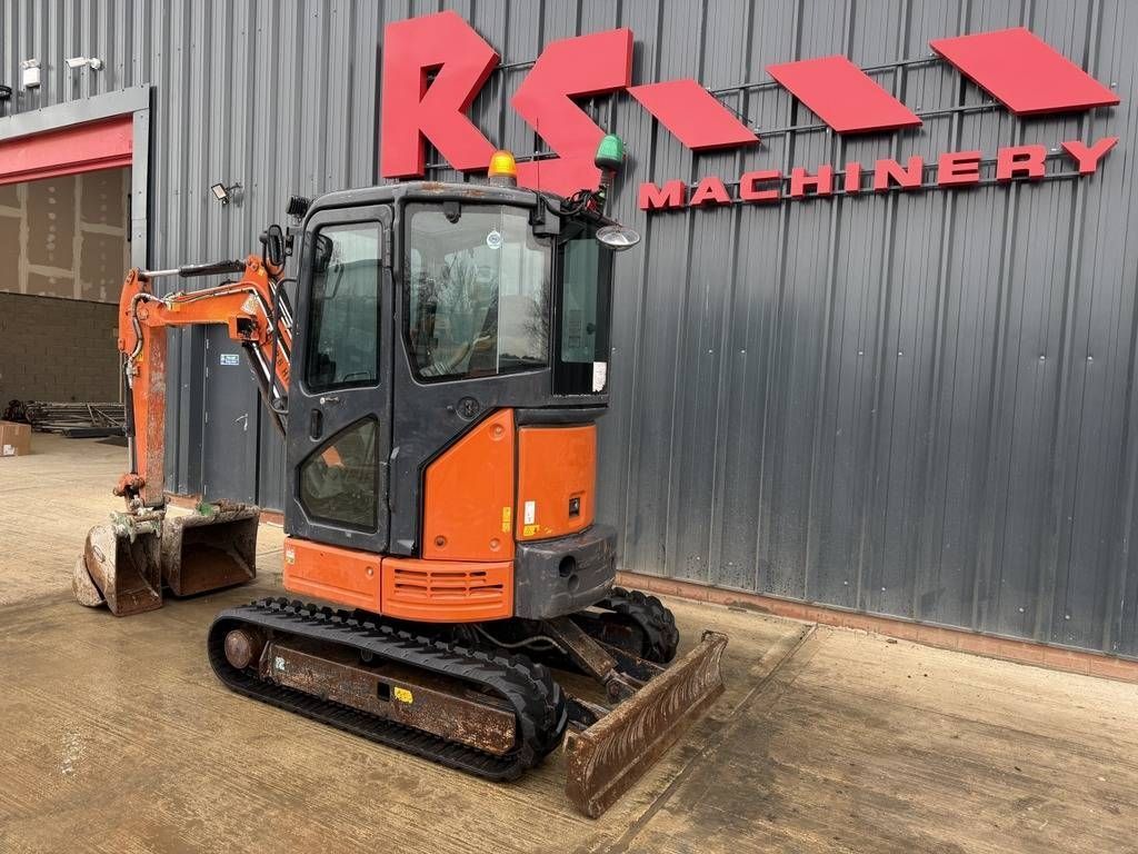 E-FARM: Hitachi ZX26U-6 - Мини-экскаватор - id YFLHDYT - 21 959