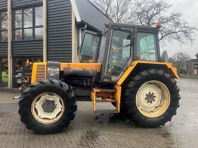 Renault 145.14 Tracteur
