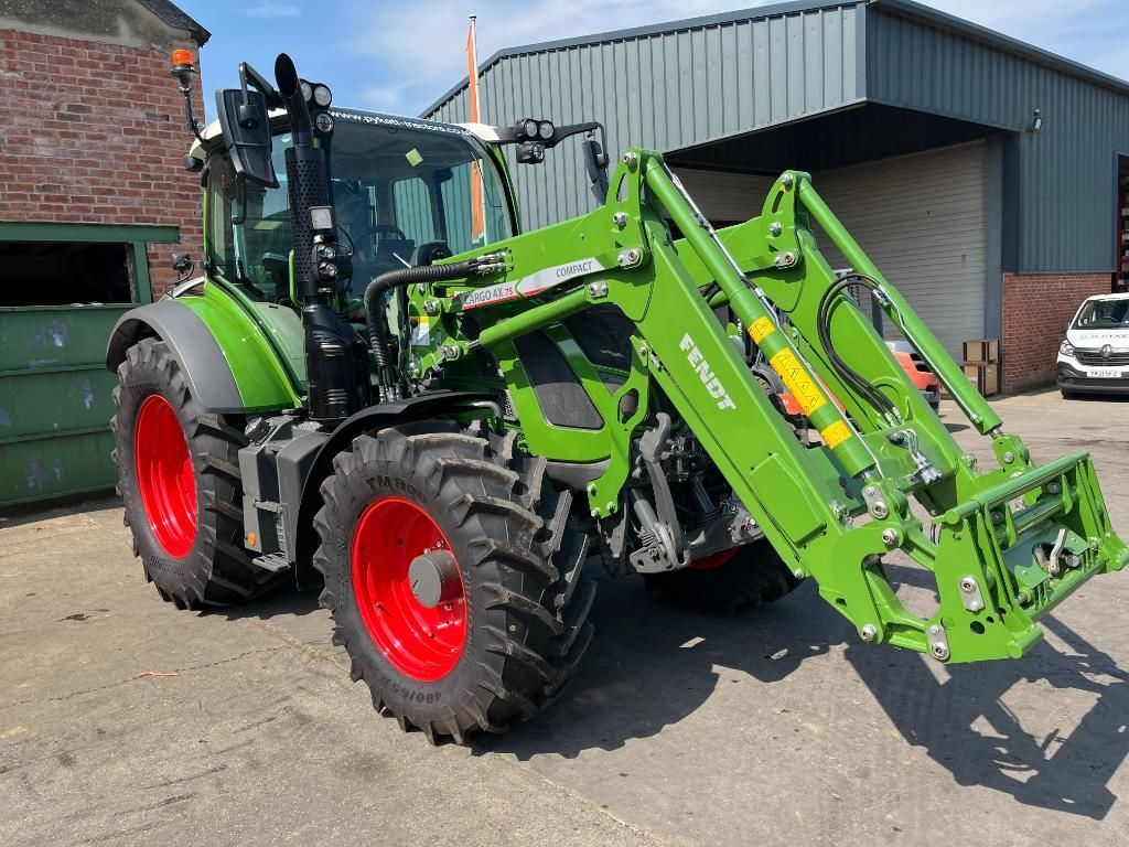 E-FARM: Fendt 513 Vario - Tracteur - id 6I927CD - 125 088 € - Année: 2023 - Lecture du nombre d'heure: 350,Puissance du moteur (chevaux): 135,Royaume-Uni