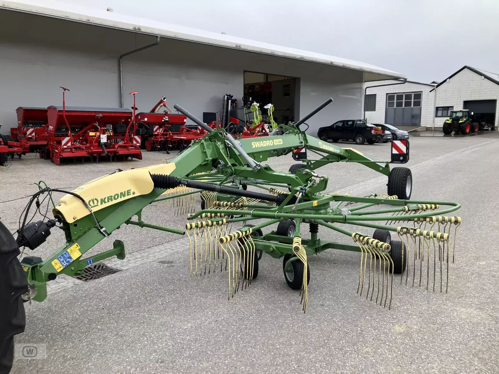 E-FARM: Krone Swadro TS 680 - Grabljice - id RL3AFJQ - 20.265 € - Leto izgradnje: 2016 - Avstrija