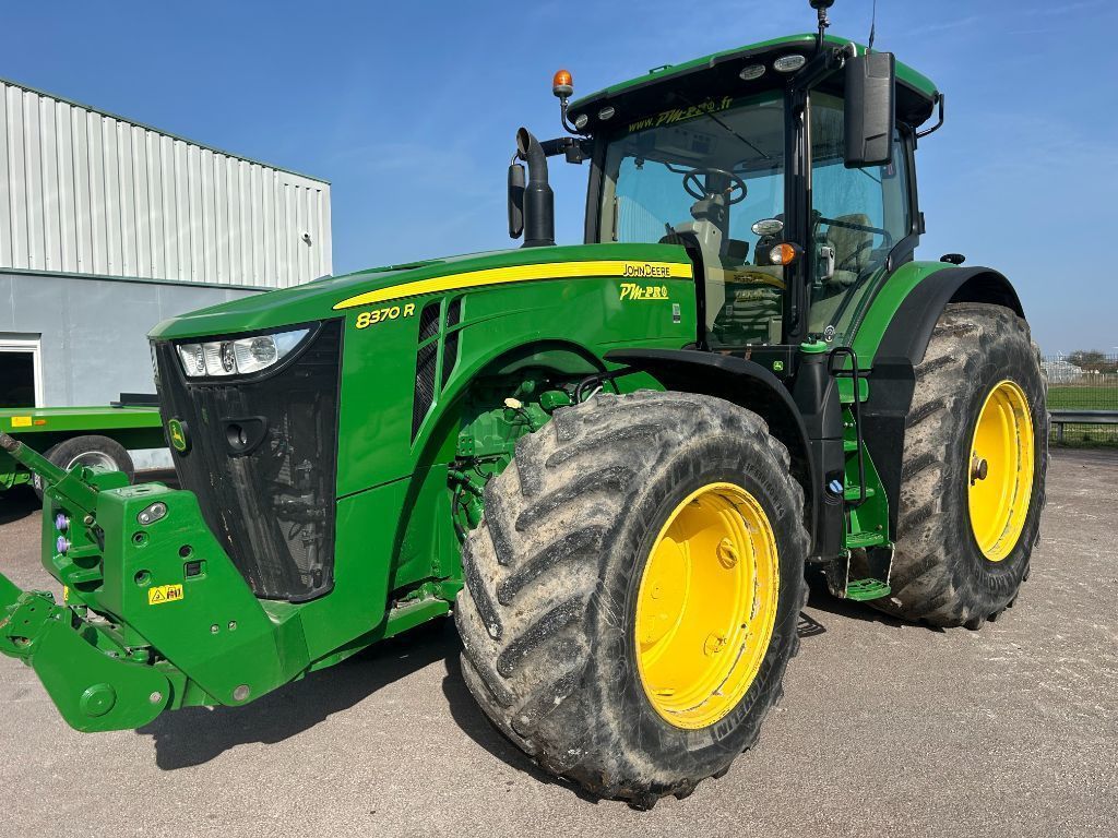 John Deere 8370 R Tractor 180.000 €