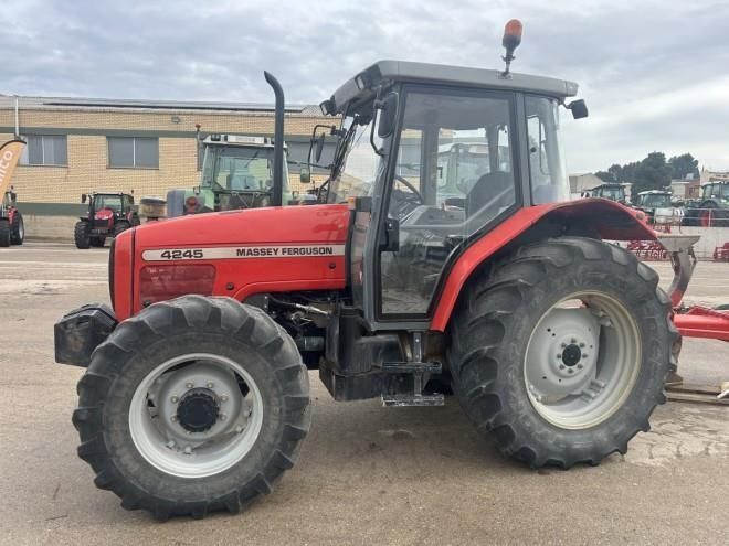 Massey Ferguson 4245 Tractor €19,500