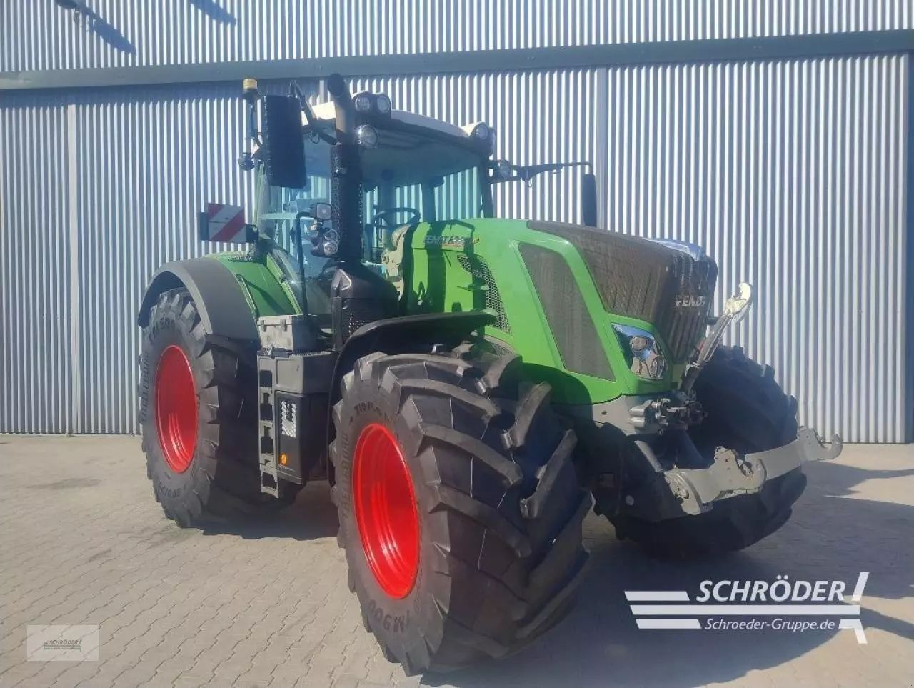 Fendt 828 Vario Profi Plus Tractor €104,885