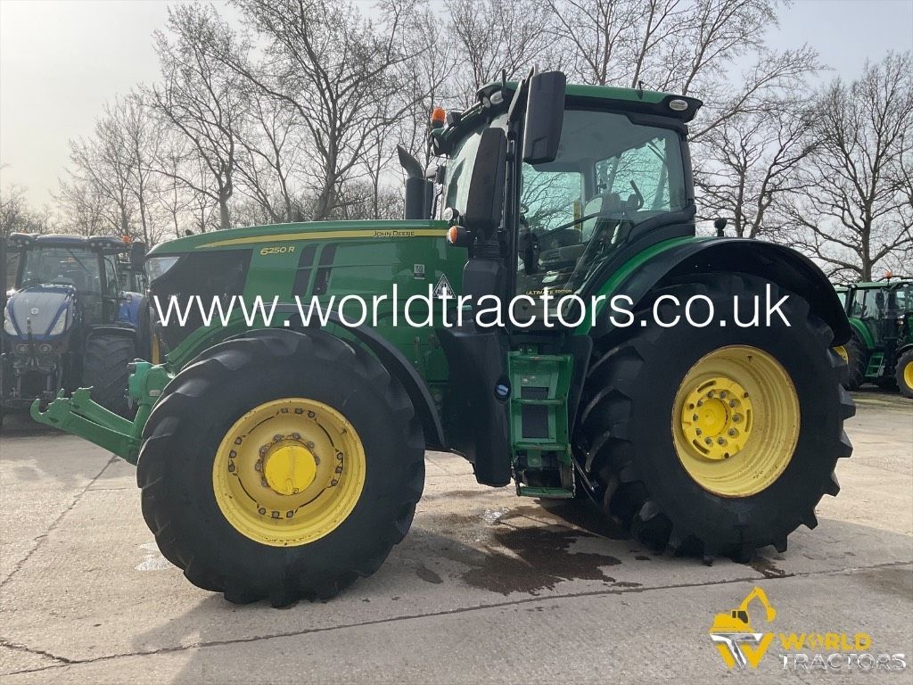 John Deere 6250 R Tractor 83.170 €
