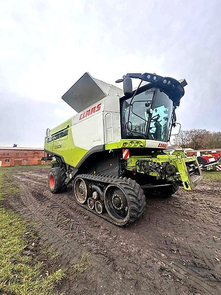 Claas Lexion 760 Terra Trac Combine harvester €139,000