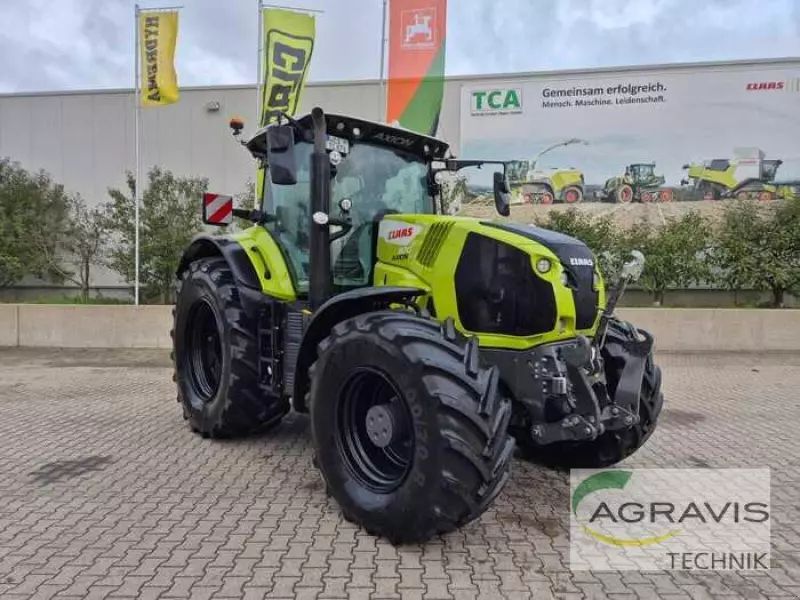 Claas Axion 870 CMATIC Tractor €149,500