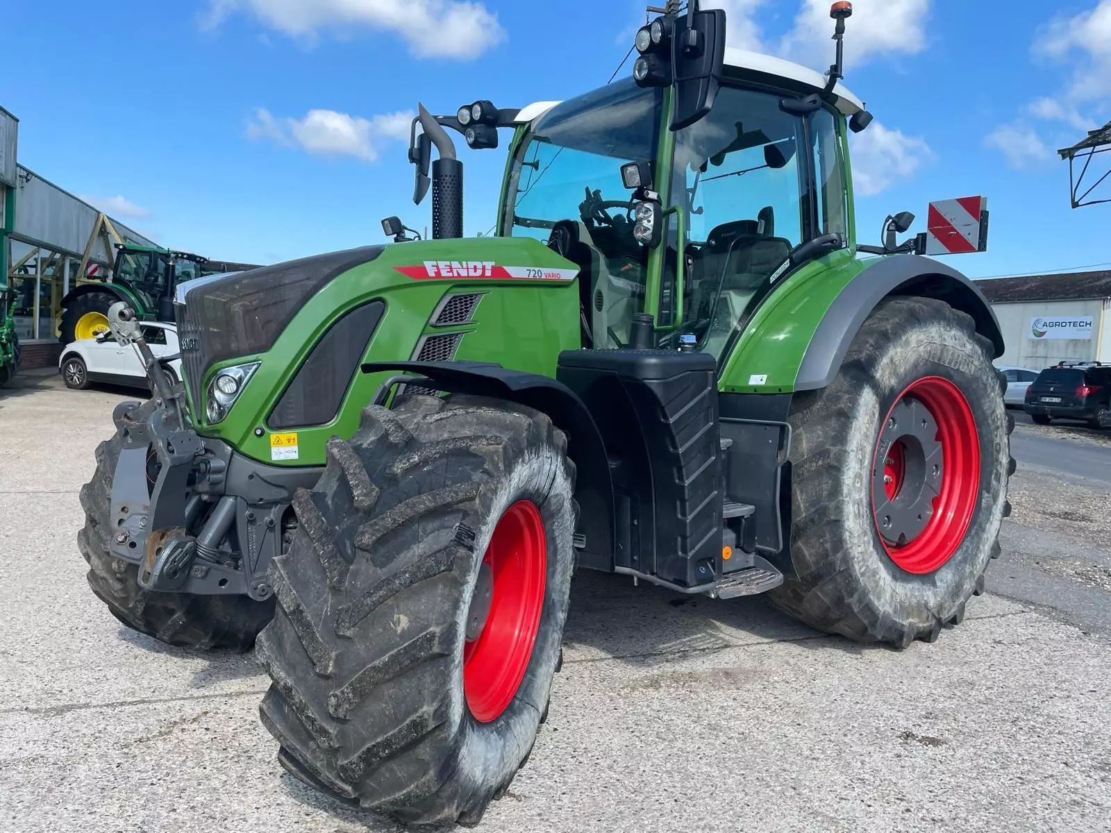 Fendt 720 Vario Tractor €122,500