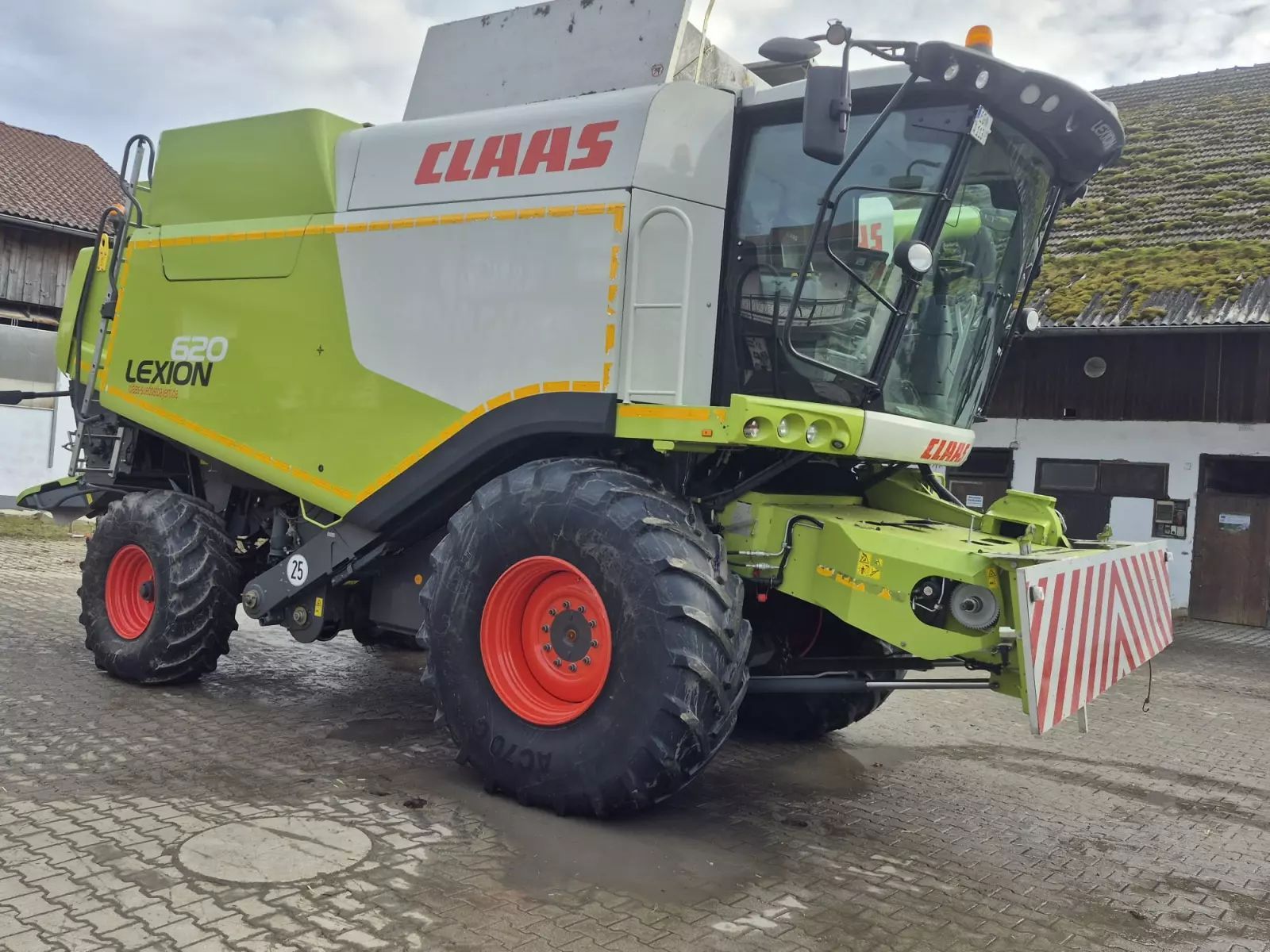 Claas Lexion 620 Kombajn zbożowy 152 941 €