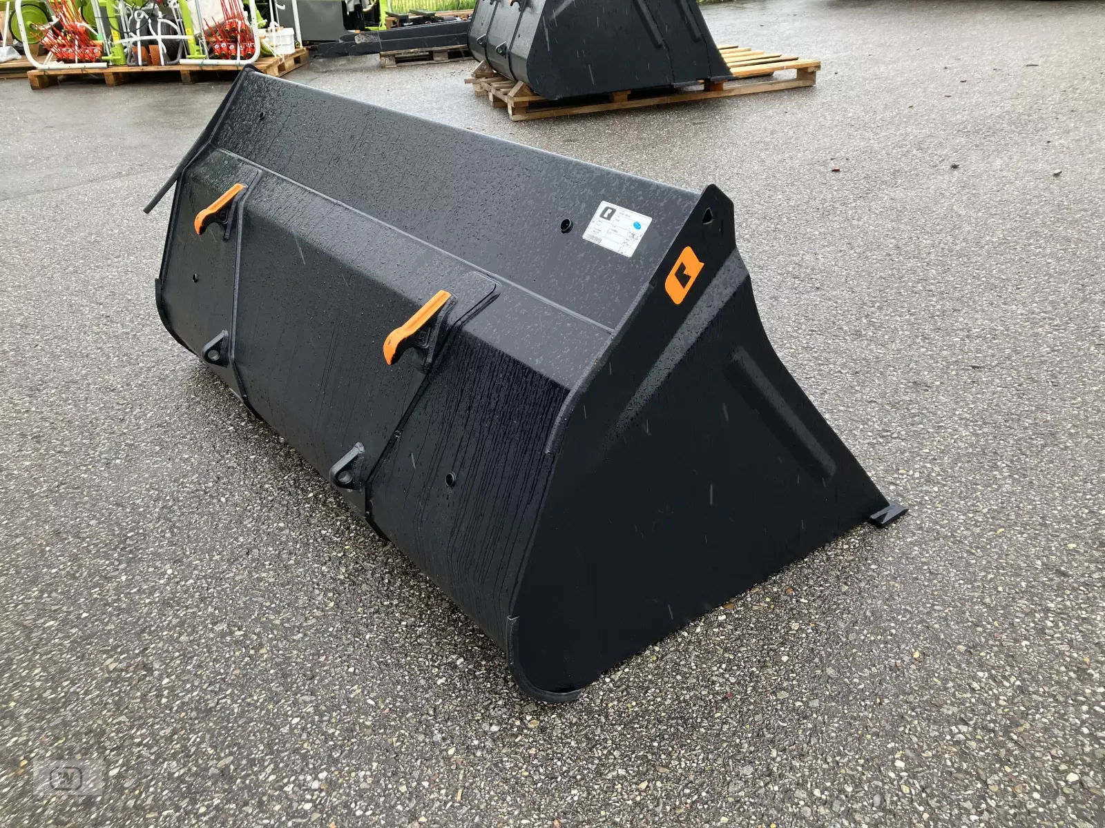 E-FARM: Quicke vs 200 - Adjunto - id VXNFRBQ - 1290 € - Año: 2023 - Austria