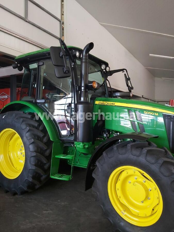 John Deere 5090 M Traktor 74 084 €