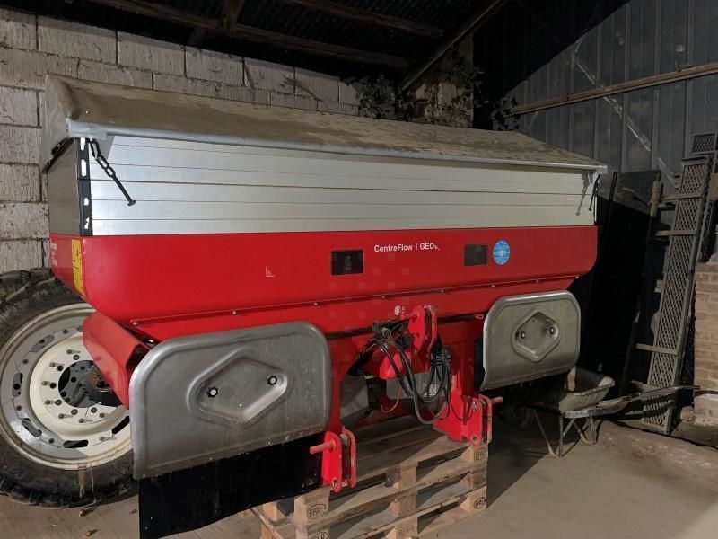 E-FARM: Kverneland geospread - Spandiconcime - id HE1HKTD - 8.900 € - Anno di costruzione: 2015 - Francia