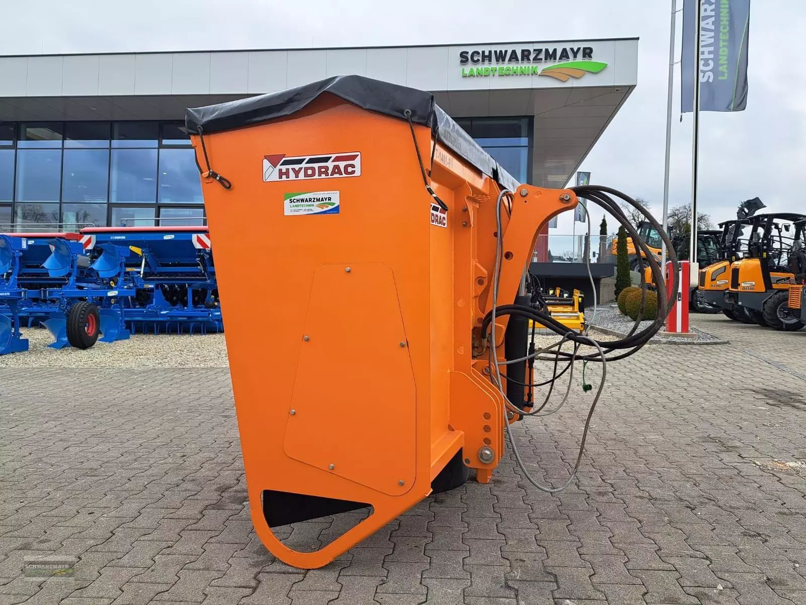 E-FARM: HYDRAC t-1400-r streugerät - Városi eszközök - id YQ9XG1Y - 14 954 EUR - Gyártási év: 2022 - Ausztria