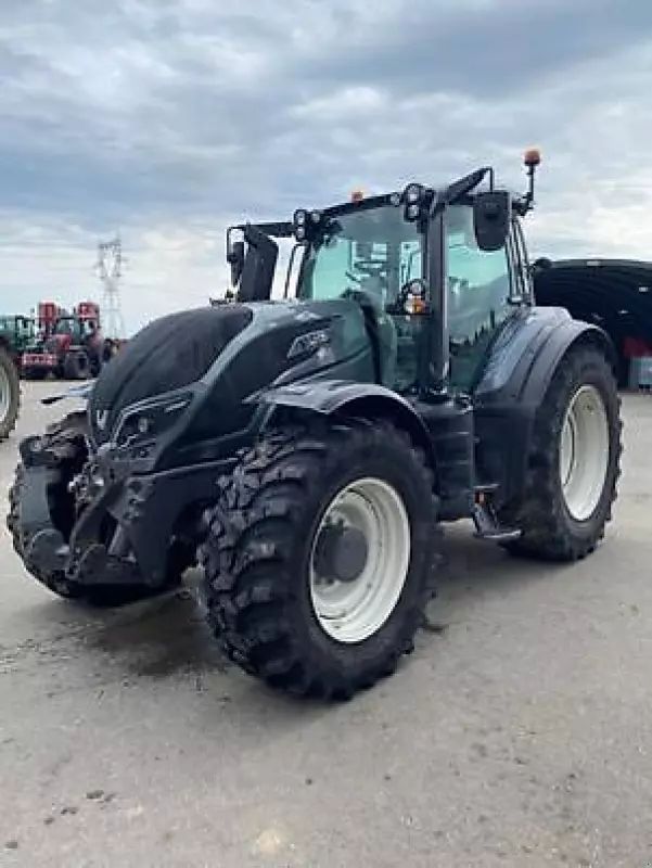 E-FARM: Valtra T234 Versu - Tractor - id IAQYSQQ - €108,000 - Year of construction: 2019 - France