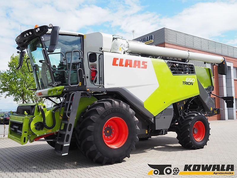 Claas Trion 650 Combine harvester €227,000