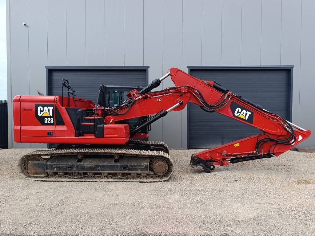Caterpillar 323 vah Гусеничный экскаватор 93 123 €