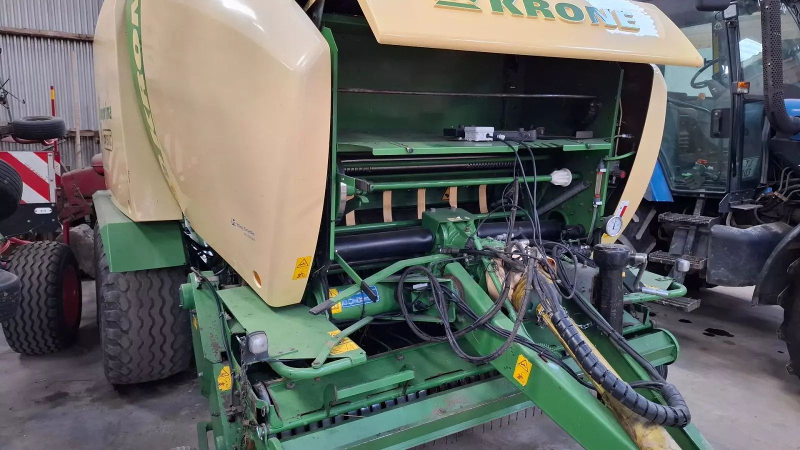 Krone Comprima CV 150 XC Baler €29,441