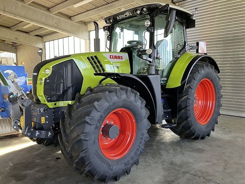 Claas Arion 630 CMATIC Tracteur