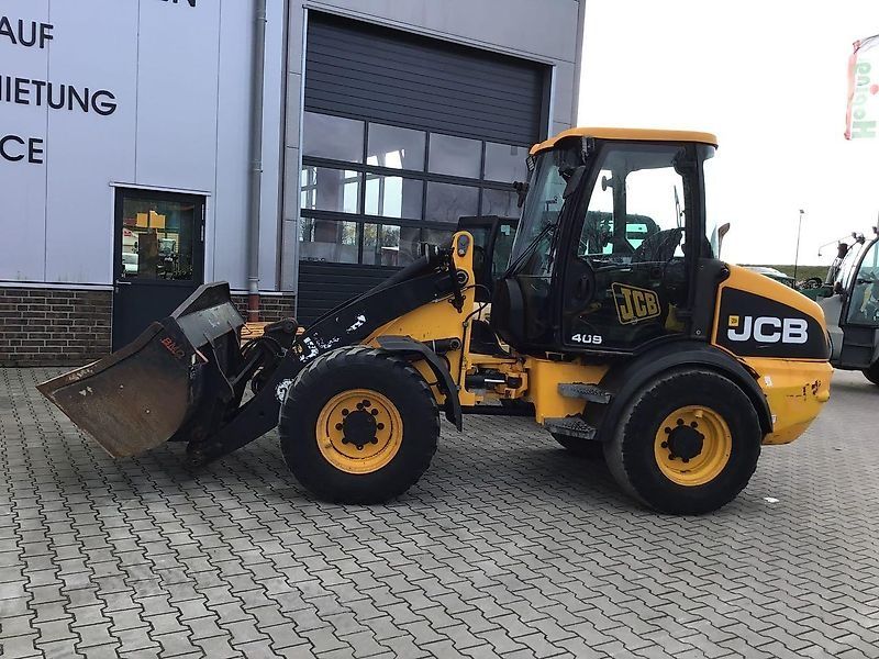 E-FARM: JCB 409 - Chargeuse sur pneus - id RFHSWTJ - 23 500 € - Année: 2010 - Lecture du nombre d'heure: 4 625,Allemagne