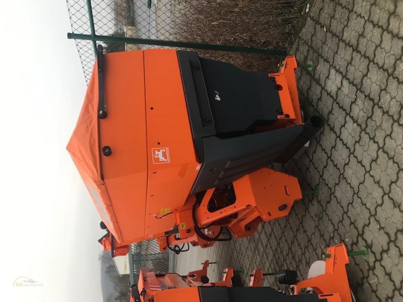 Amazone icetiger orange municipal_winter_service_equipment €14,500