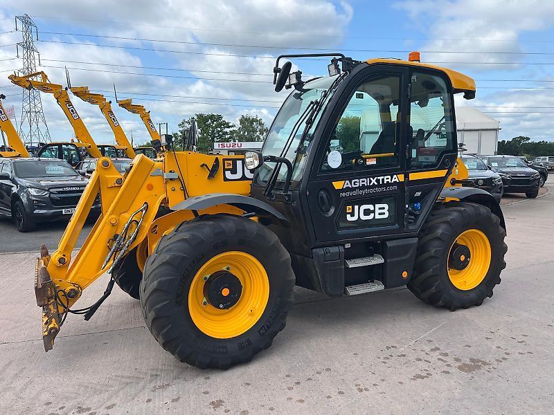 E-FARM: JCB 542-70 - Chargeur télescopique  - id HNHWT94 - 91 588 € - Année: 2022 - Lecture du nombre d'heure: 1 395,Royaume-Uni