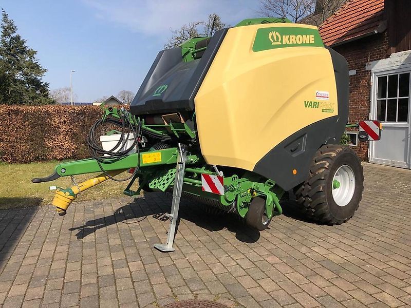 E-FARM: Krone VariPack V 190 XC Plus - Balownica - id FI2E5ZY - 74 900 € - Rok produkcji: 2023 - Wyprodukowane bele: 2275,Niemcy
