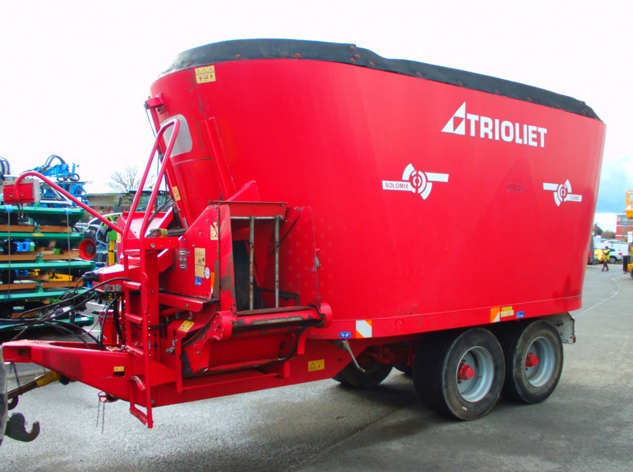E-FARM: TRIOLIET solomix 2-2200 - Mixer feeder - id PQEPAZR - €15,900 - Year of construction: 2012 - France