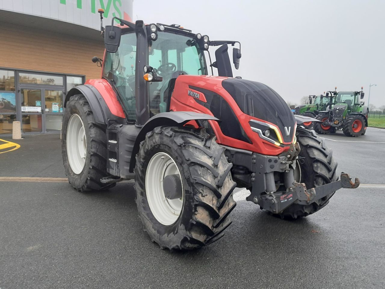 Valtra T 175 Tractor €95,000