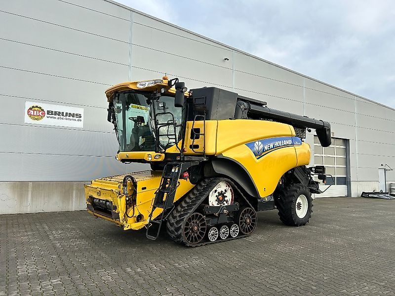 E-FARM: New Holland CR 9090 Raupe - Cosechadora - id BQ6XB3Z - 115.000 € - Año: 2012 - Horas: 2770,Potencia del motor: 435,Alemania