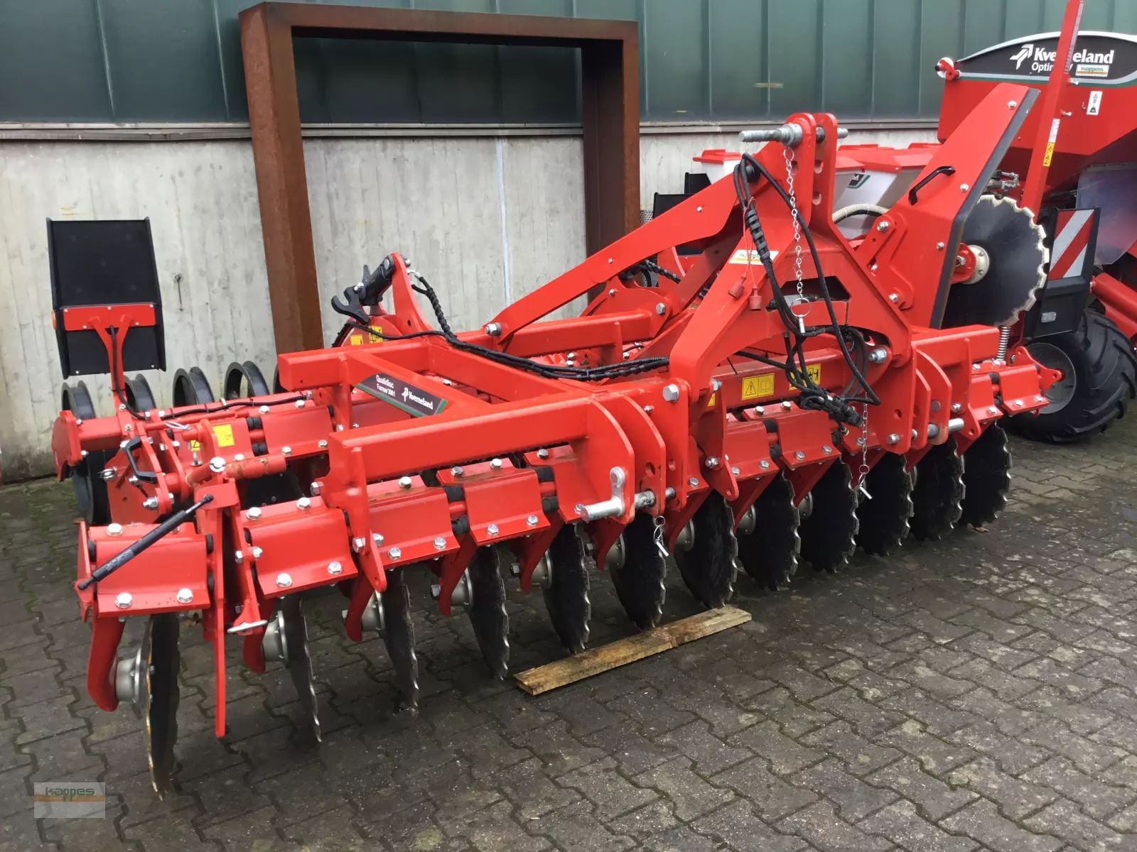 E-FARM: Kverneland qualidisc farmer 3001 - Rastra de discos y disco compacto - id AANZ94M - 15.750 € - Año: 2023 - Alemania