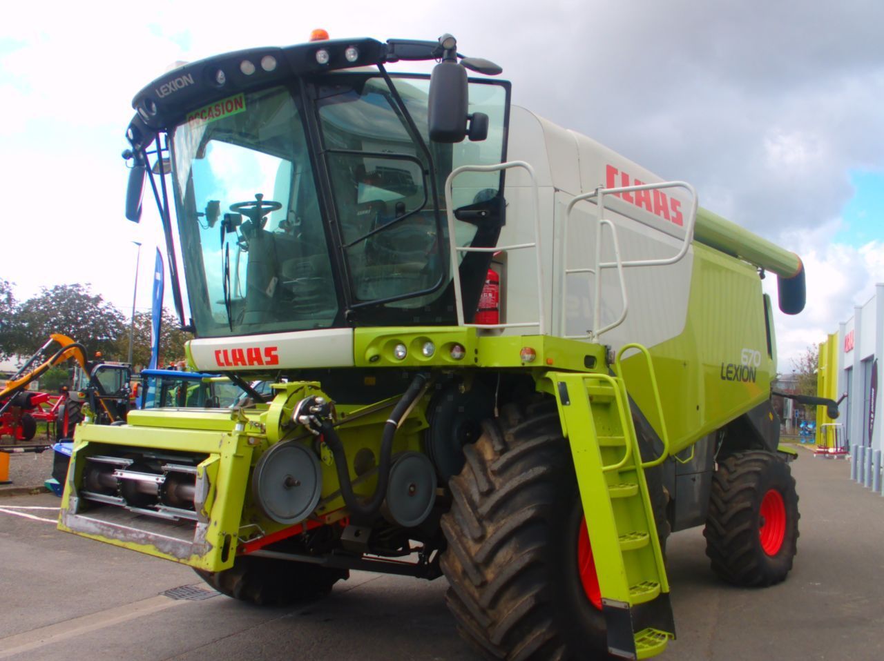 E-FARM: Claas Lexion 670 - Kombajn zbożowy - id XLXDWTT - 169 900 € - Rok produkcji: 2015 - Motogodziny: 2 090,Moc silnika: 450,Francja