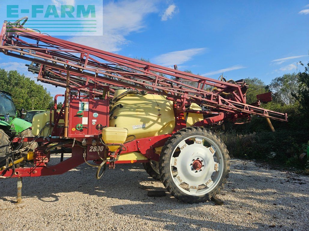E-FARM: Hardi commanderplus 2800 litres 24m - Pulverizador - id XBKRWMU - 8800 € - Año: 2003 - Francia