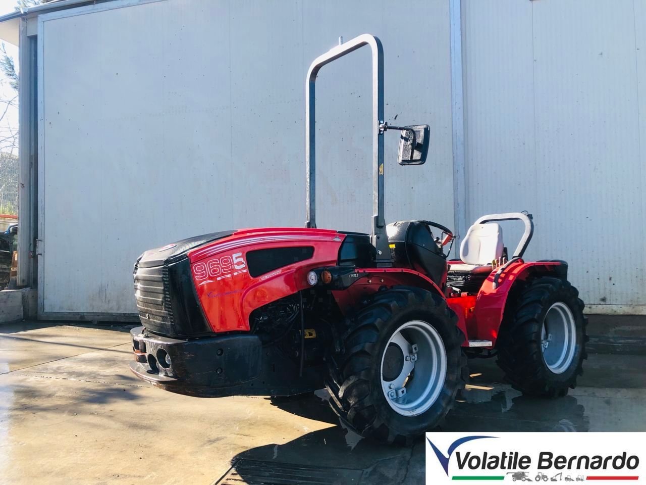 E-FARM: Valpadana 9695 arr - Tracteur - id DCAKIAE - 19 800 € - Année: 2014 - Lecture du nombre d'heure: 1 619,Puissance du moteur (chevaux): 95,Italie